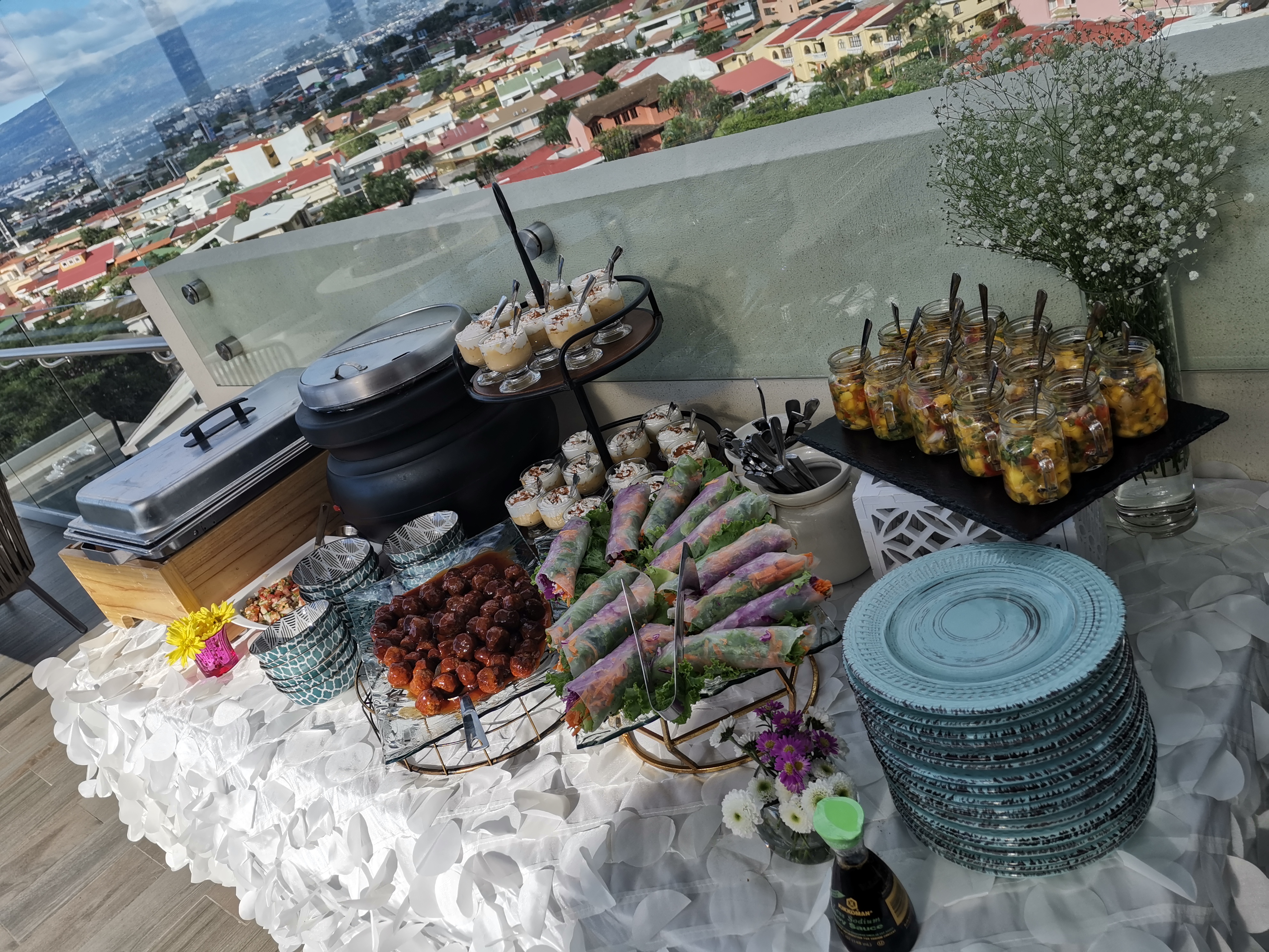 mesa servida en evento social